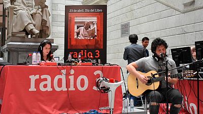 180 Grados - El D�a del Libro con Mar�a Rod�s y El Kanka - 23/04/18 - escuchar ahora 