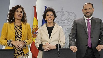 El impuesto de las hipotecas lo pagarán los bancos 14 horas - El Gobierno aprueba que el impuesto de las hipotecas lo paguen los bancos - Escuchar ahora