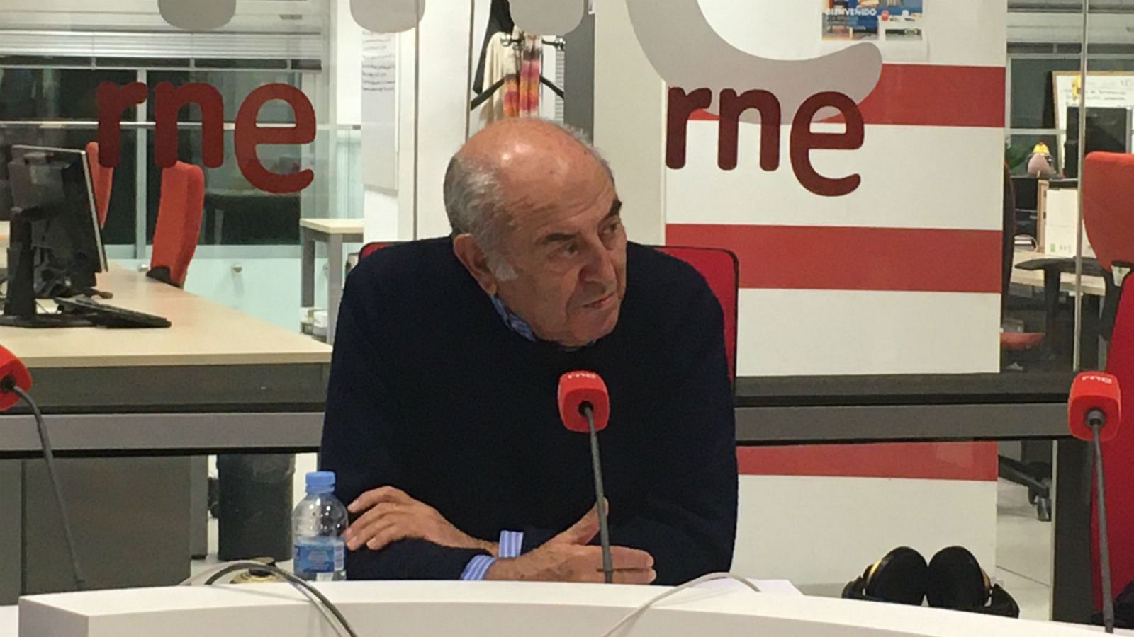 Resultado de imagen de Marina: "Ahora se refleja la política de recortes" Descargar podcast 24 horas - José Antonio Marina: "Ahora se refleja la política de recortes en educación" - Escuchar ahora reproducir audio 21.29 min  El filósofo, escritor y pedagogo, José Antonio Marina,