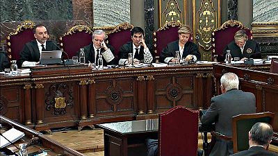 Los magistrados del juicio del procés escuchan al jefe de la Policía Nacional en Cataluña el 1-O, Sebastián Trapote, de espaldas