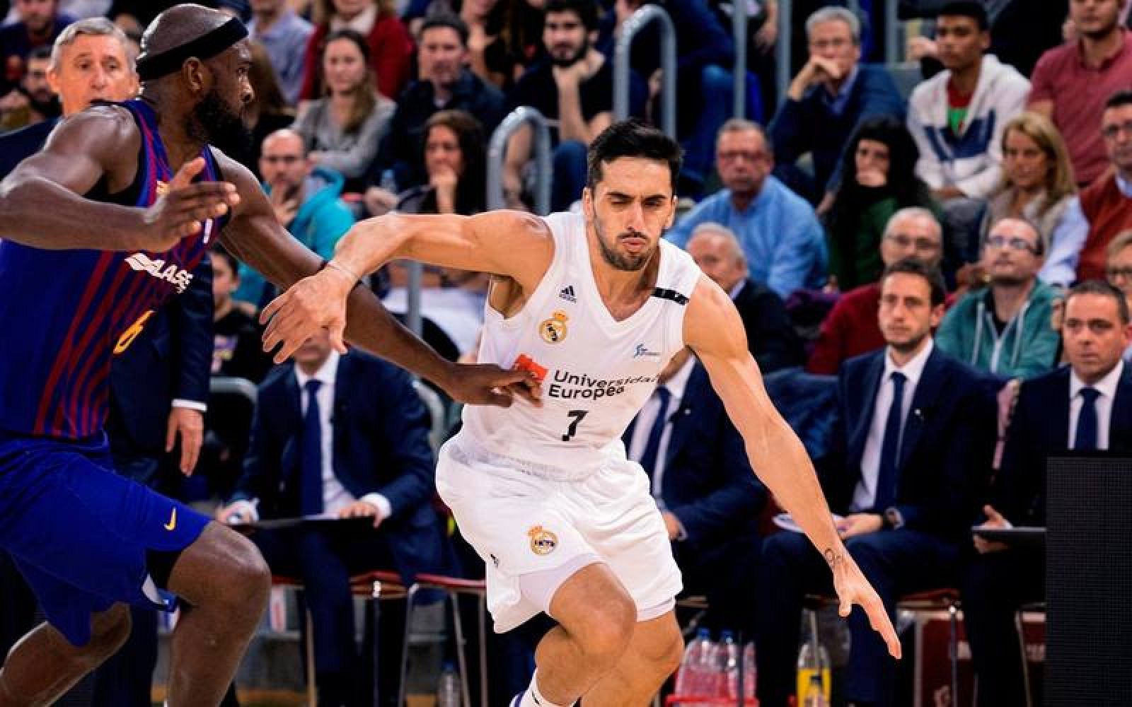 Baloncesto Acb El Barça Doblega Al Real Madrid En El Clásico Del Baloncesto Español Rtvees 2565