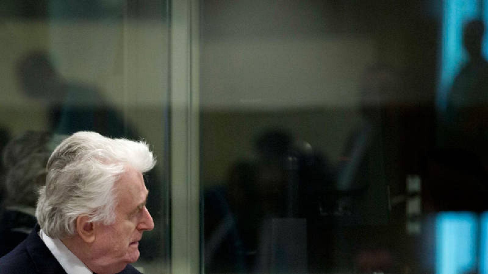  El exlíder serbobosnio Radovan Karadzic comparece ante el Mecanismo para los Tribunales Penales Internacionales