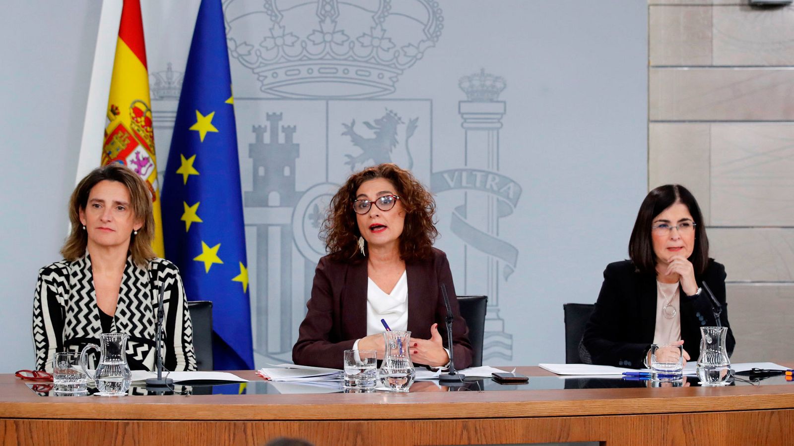 El Consejo de Ministros aprueba la subida salarial del 2% para los funcionarios De izquierda a derecha, la vicepresidenta para la Transición Ecológica y el Reto Demográfico, Teresa Ribera, la ministra de Hacienda y Portavoz del Gobierno, María Jesús Montero y la ministra de Política Territorial y Función Pública, Carolina Daria
