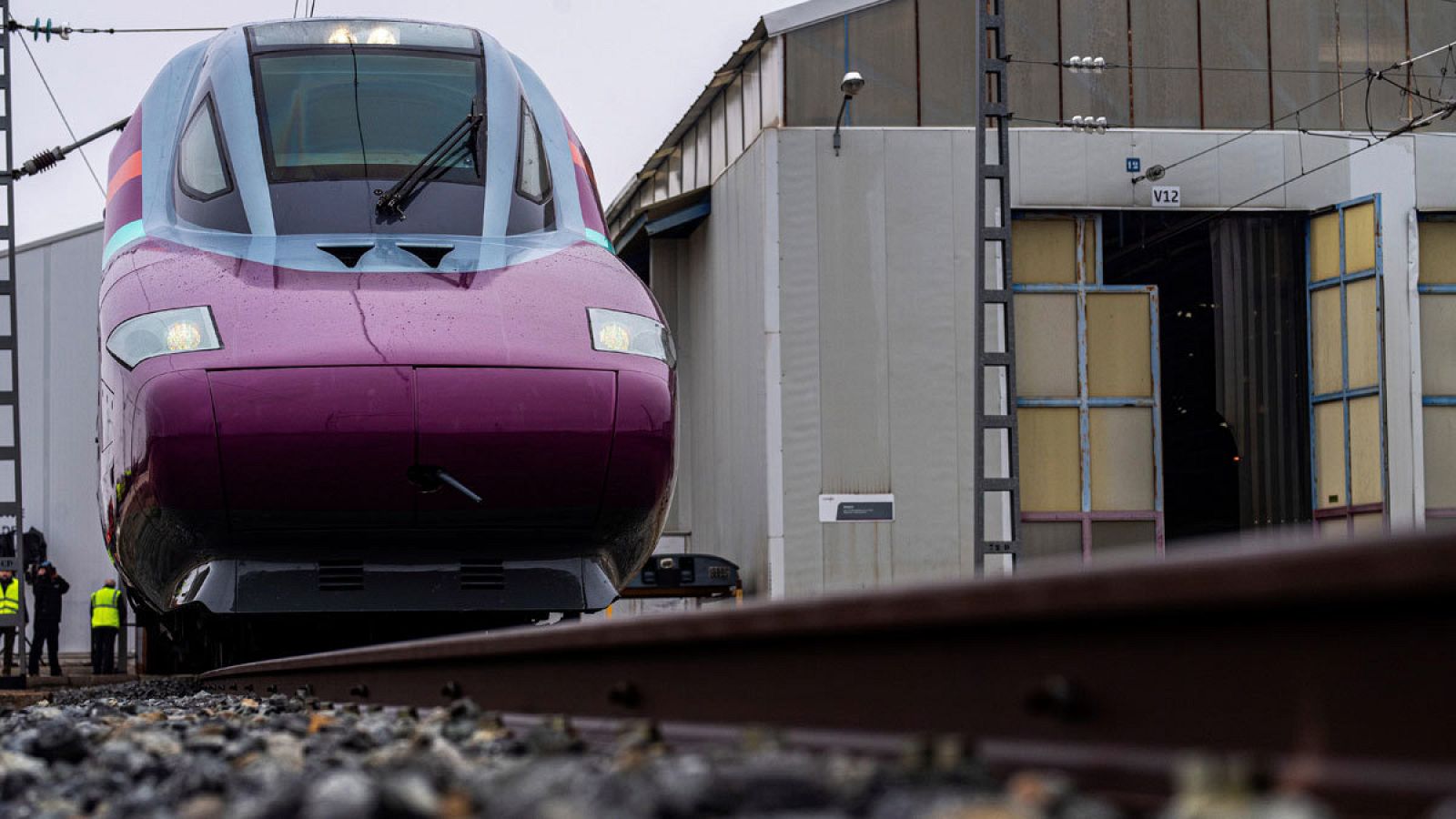  Renfe ofrecerá 10.000 billetes a 5 euros del AVE 'low cost' entre Madrid y Barcelona