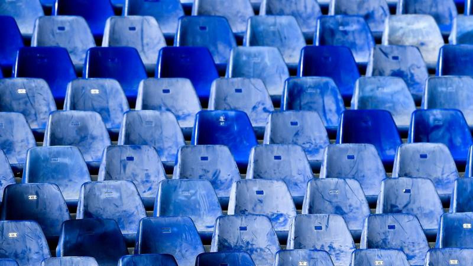 El CSD informa de que las competiciones serán a puerta cerrada Imagen de una grada de un estadio de fútbol vacía.
