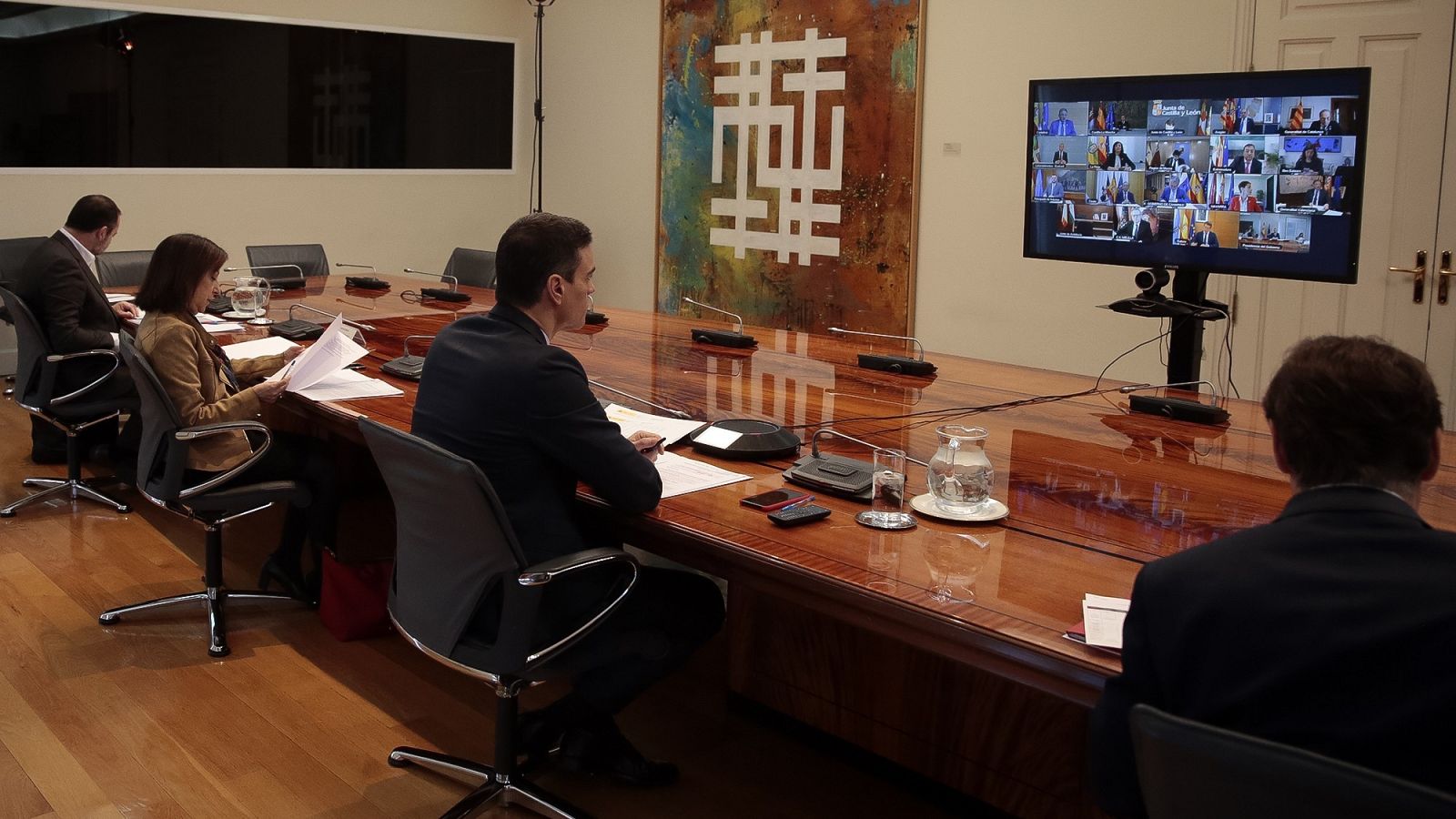 Pedro Sánchez se reúne por videoconferencia con los presidentes autonómicos Pedro Sánchez se reúne por videoconferencia con los presidentes autonómicos
