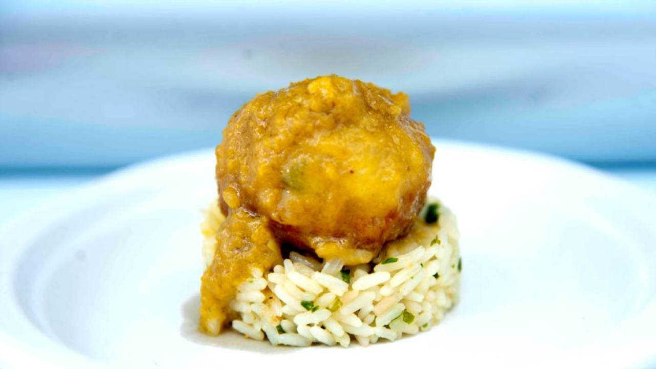 Albóndigas de choco en salsa y arroz blanco con perejil, Los Maldonado, en Chipiona