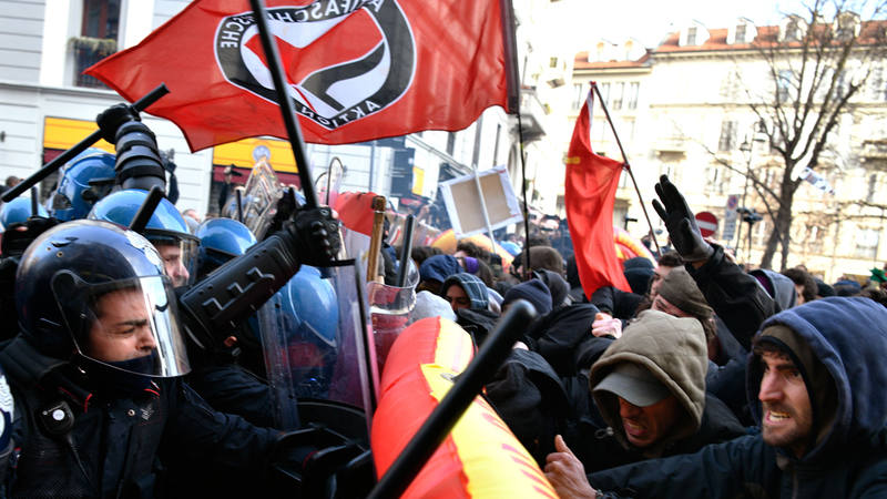 Altercados en Milán con la Policía en las manifestaciones contra la Liga Norte