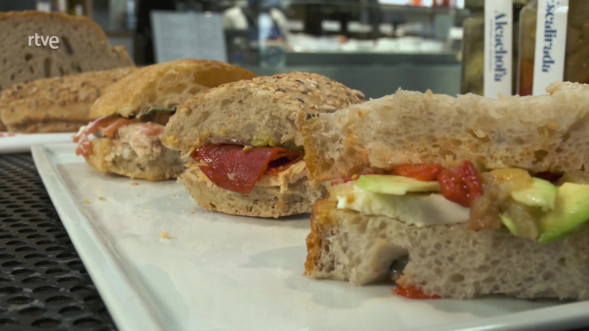 Cómo hacer bocadillos de conservas