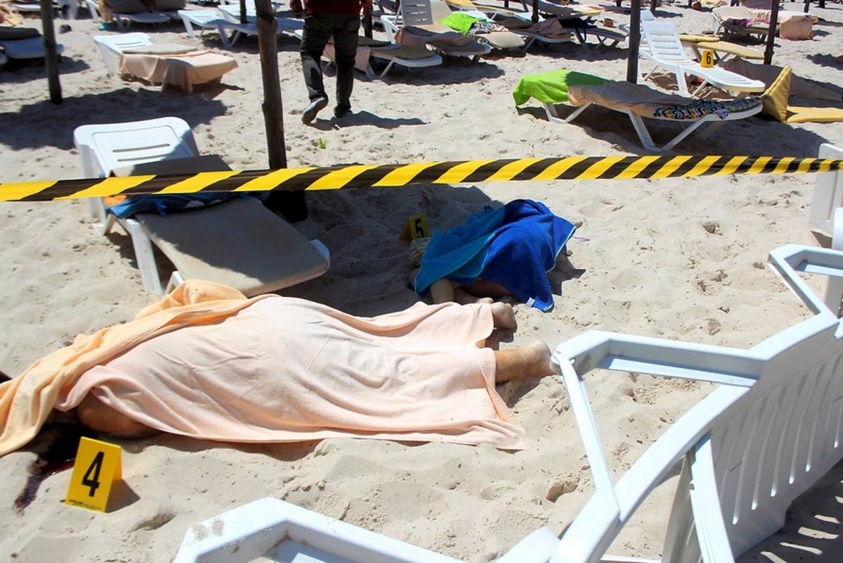 Cuerpos de los turistas asesinados en el complejo turístico de Susa, en Túnez.