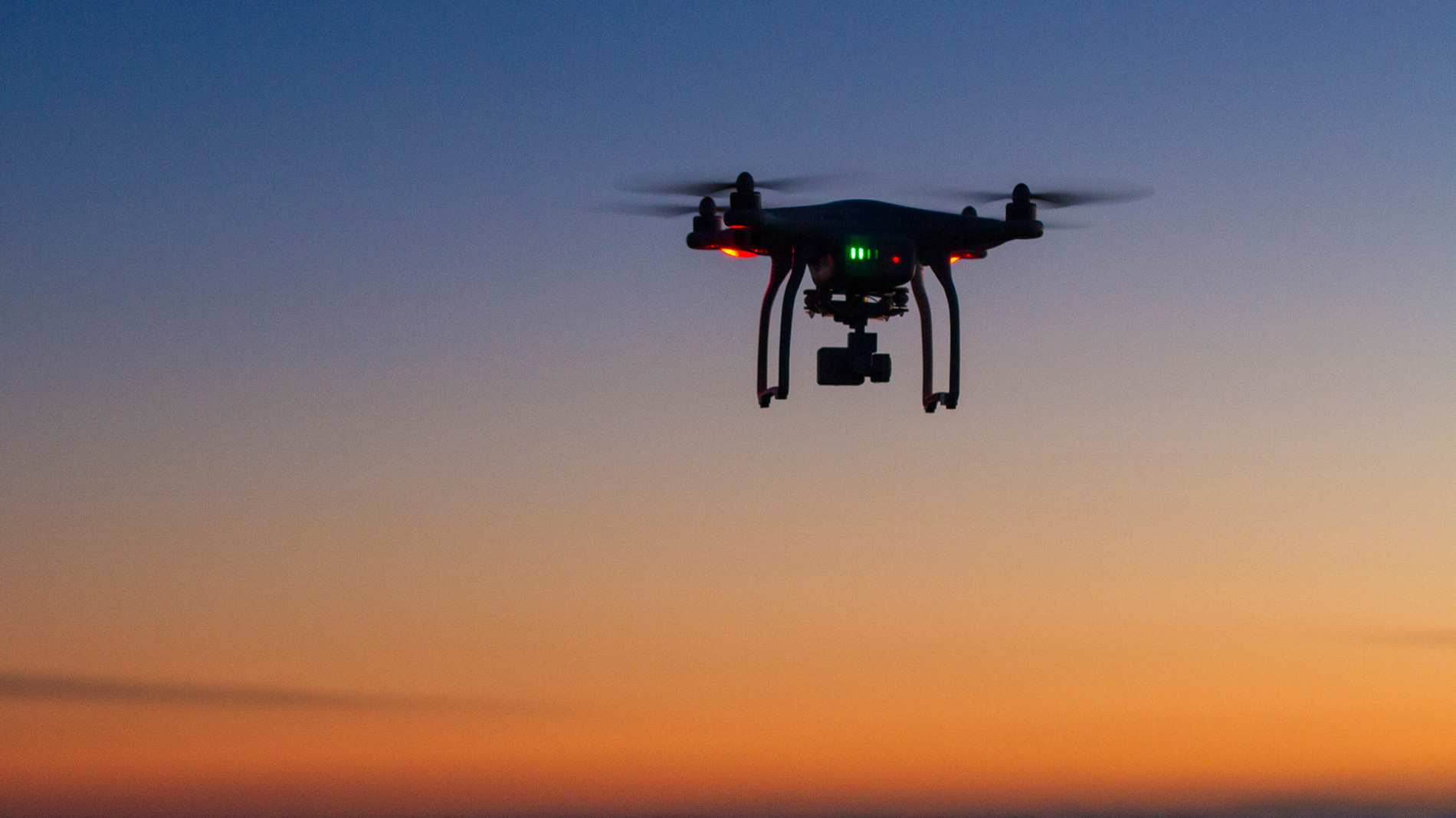 Drones entra en vigor la norma que permite que vuelen de noche