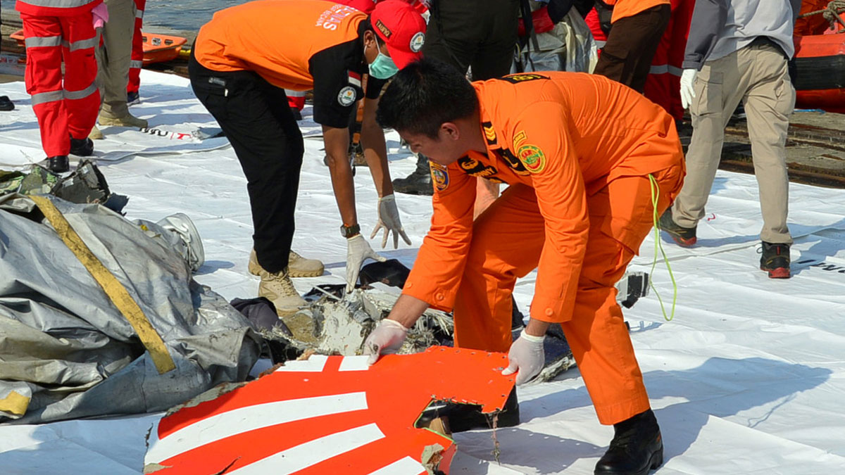 Un avión de la compañía Lion Air se estrella en el mar de Java, en Indonesia
