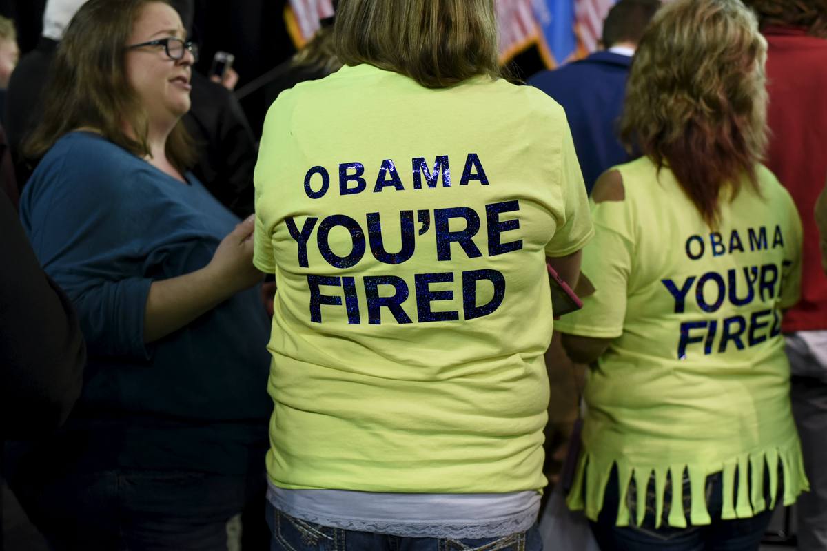 Simpatizantes de Trump justo antes de su mitines en Tulsa, Oklahoma; en las camisetas se puede leer: