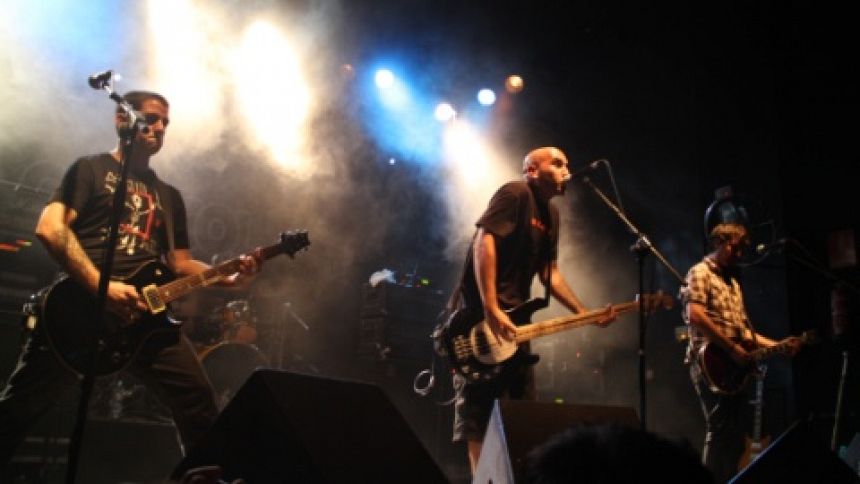 Fiesta 'El vuelo del Fénix': Censurados - Ultraligero
