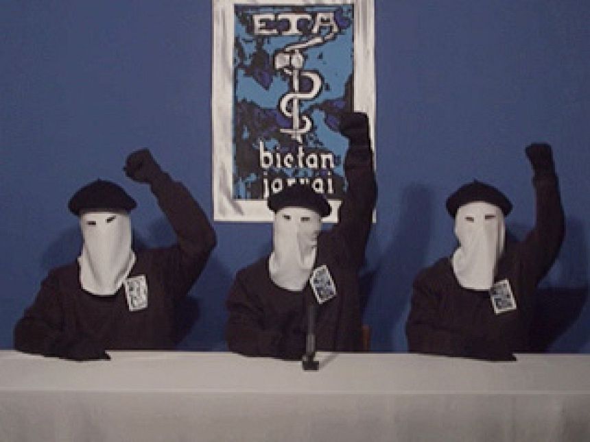 Comunicado de ETA en el que anuncia el "cese definitivo de su actividad armada"