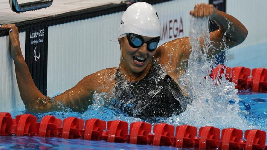 Michelle Alonso, oro en 100 metros braza