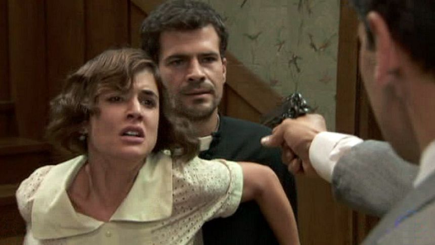 La se&ntilde;ora - "&iexcl;Su&eacute;ltala!"