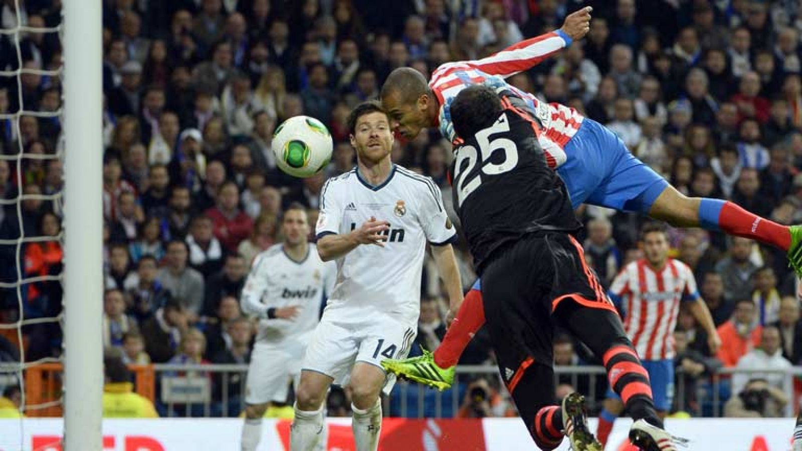 Miranda marcó el gol que dio la Copa del Rey al Atlético en el Bernabéu.