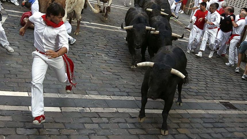 Rapidísimo cuarto encierro de San Fermín 2013, con los Victoriano del Río Rapidísimo cuarto encierro de San Fermín 2013, con los Victoriano del Río
