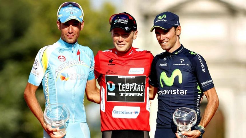 Nibali y Valverde escoltan a Horner en el podio final de la Vuelta
