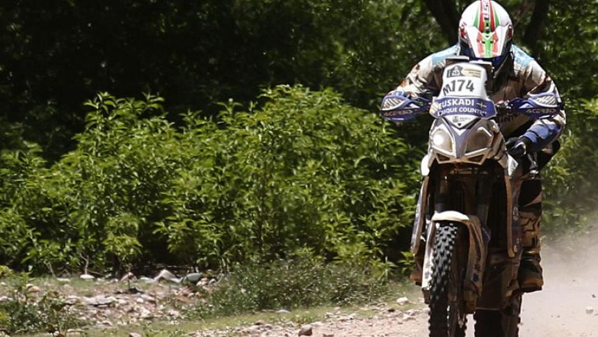 Txomin Arana comprueba la dureza del Dakar para un novato