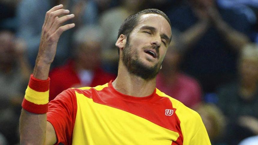 Mayer pone a Alemania a un paso de eliminar a Espa&ntilde;a en la Davis (2-0)