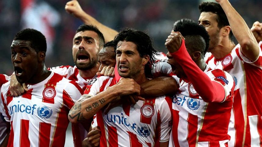 El Olympiacos deja tocado al Manchester United (2-0)