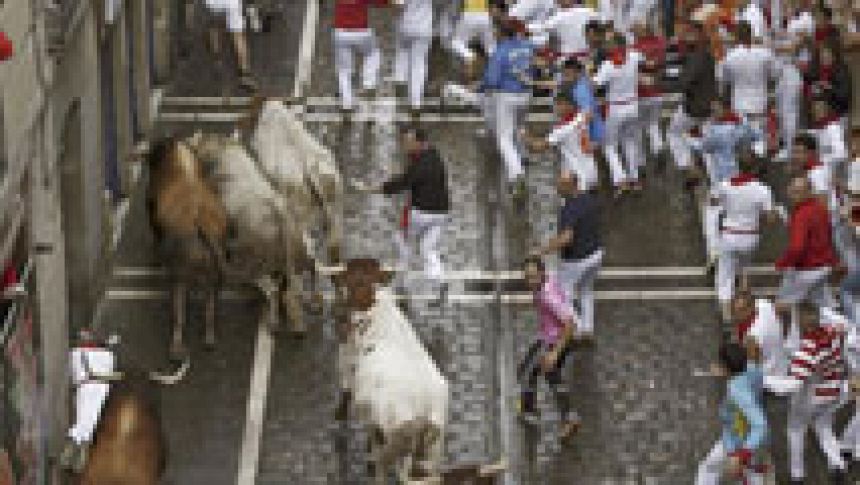 El sexto encierro de los sanfermines 2014 ha sido limpio y rápido con los toros de Fuente Ymbro