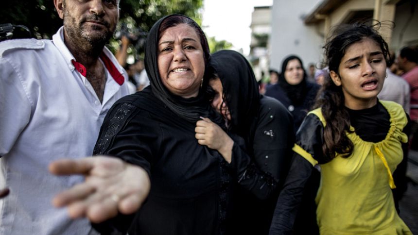 Escenas de dolor y desesperaci&oacute;n tras el ataque sobre una escuela de la ONU en Gaza