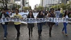 Miles de mexicanos protestan por los jóvenes desaparecidos