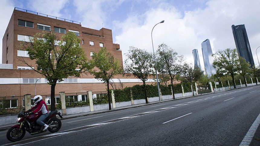 La auxiliar contagiada de &eacute;bola supera la infecci&oacute;n