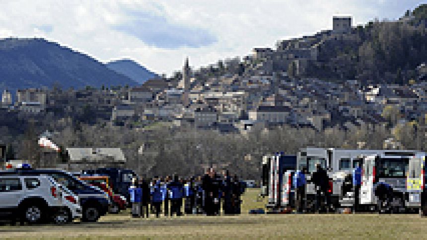 Continúan las labores de rescate del avión de Germanwings una semana después de la tragedia