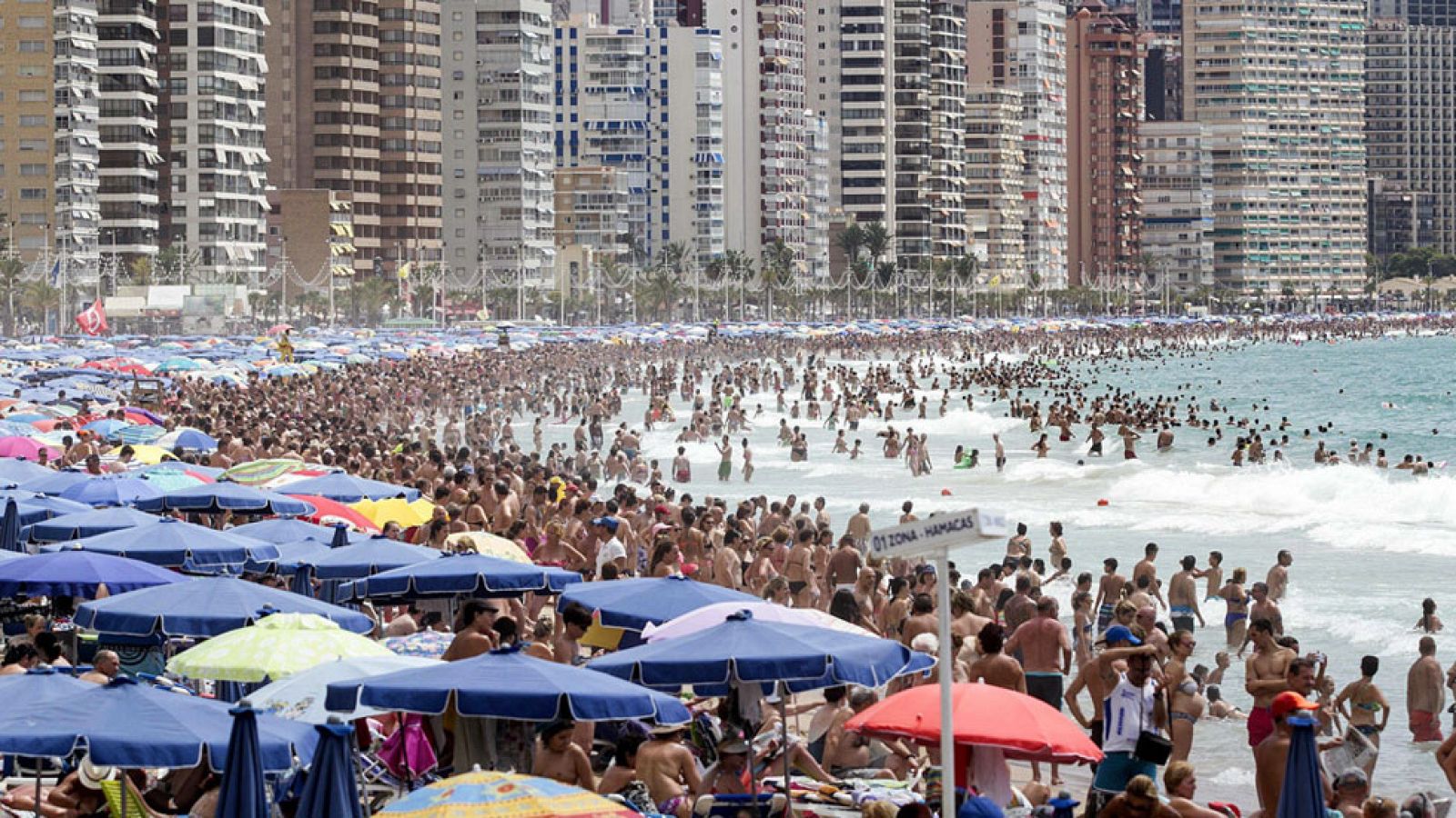 Benidorm, ciudad de rascacielos y turismo masivo, quiere ser Patrimonio de la Humanidad