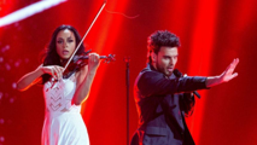 Eurovisión 2015 - Semifinal 1 - Bielorrusia: Uzari & Maimuna canta "Time"