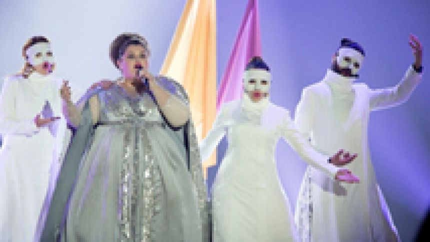 Eurovisión 2015 - Semifinal 1 - Serbia: Bojana Stamenov canta "Beauty never lies"