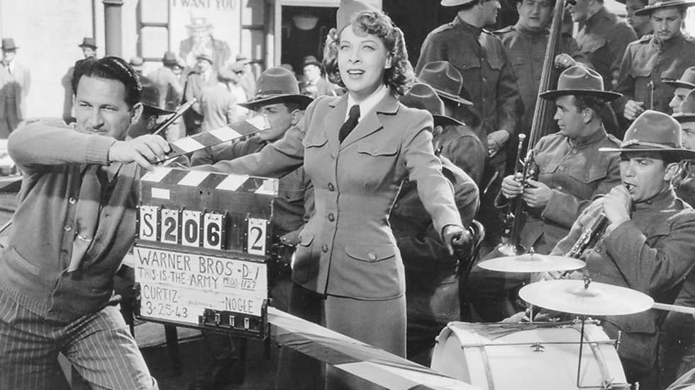 Documenta2 - La guerra de Hollywood: Unidos bajo la bandera - RTVE.es