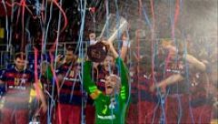 El Barça celebra el título y tres años invicto con otro triunfo en la Liga Asobal