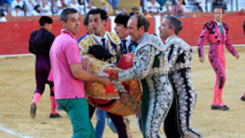 Muere el torero Víctor Barrio a los 29 años por una cornada en la plaza de Teruel