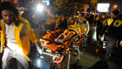 Al menos 39 muertos en un atentado en una discoteca en Estambul en Nochevieja