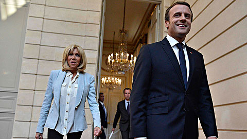 cuando Macron se encuentra con su esposa