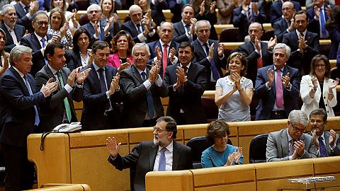 Los senadores del PP dedican una larga ovación a Rajoy
