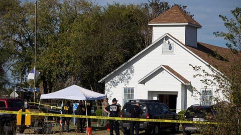 Al menos 26 muertos en una iglesia bapstista en Texas, en otra masacre a manos de un tirador solitario