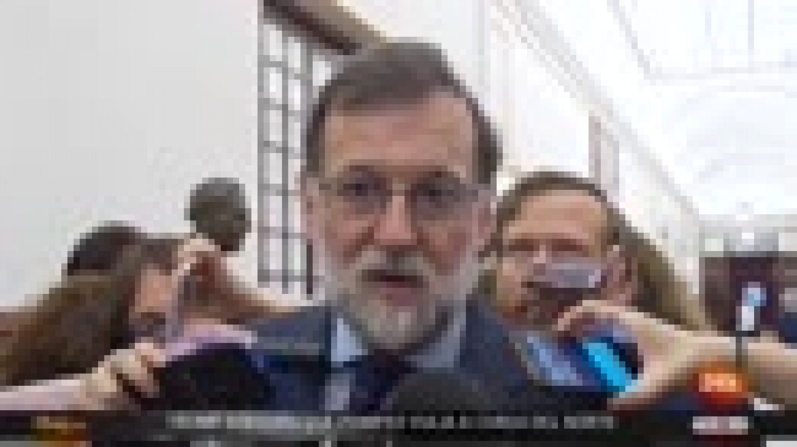 Rajoy pide al independentismo no "subordinar" su actuación a la voluntad de Puigdemont Rajoy pide al independentismo no "subordinar" su actuación a la voluntad de Puigdemont