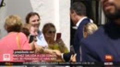 Abucheos y aplausos a Pedro Sánchez a su llegada al Palacio de los Guzmanes