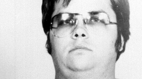 El asesino de John Lennon pedirá la libertad condicional