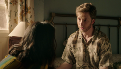 Cu�ntame c�mo pas� - In�s y Toni leen la novela de Carlos