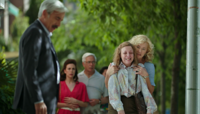 Cu�ntame c�mo pas� - El marido de Amparo la sorprende a la salida de su casa