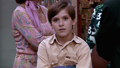 Cu�ntame c�mo pas� - Carlos revive el momento en que ve por primera vez a Karina