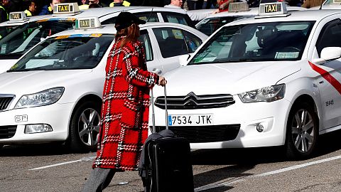 En Europa, una difícil convivencia entre taxistas y conducto