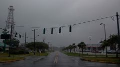 El huracán Barry se debilita a tormenta tropical tras tocar tierra en la costa sur de Luisiana